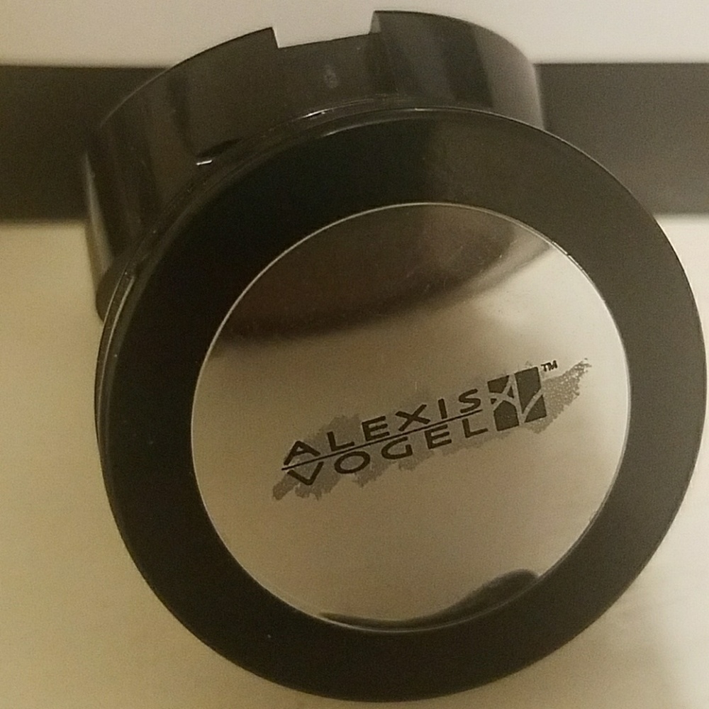 Alexis Vogel Eyeshadow/Powder Liner